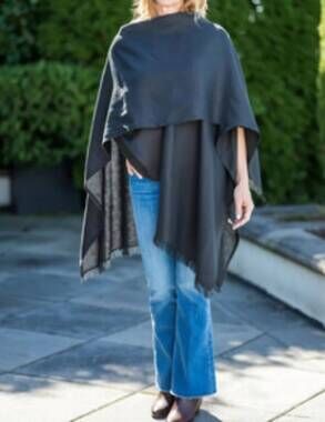 NEW CROWN LINEN women's travel wrap in black